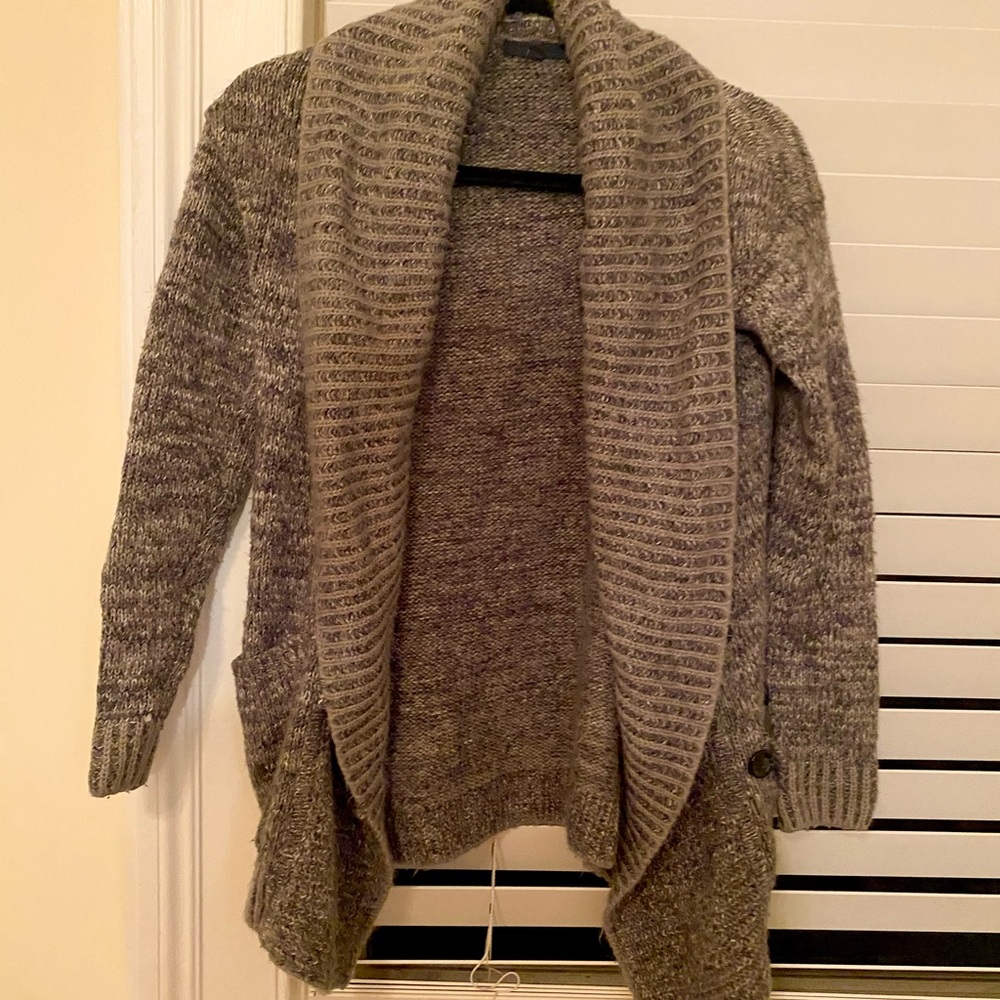 Warm and beautiful navy Gap sweater